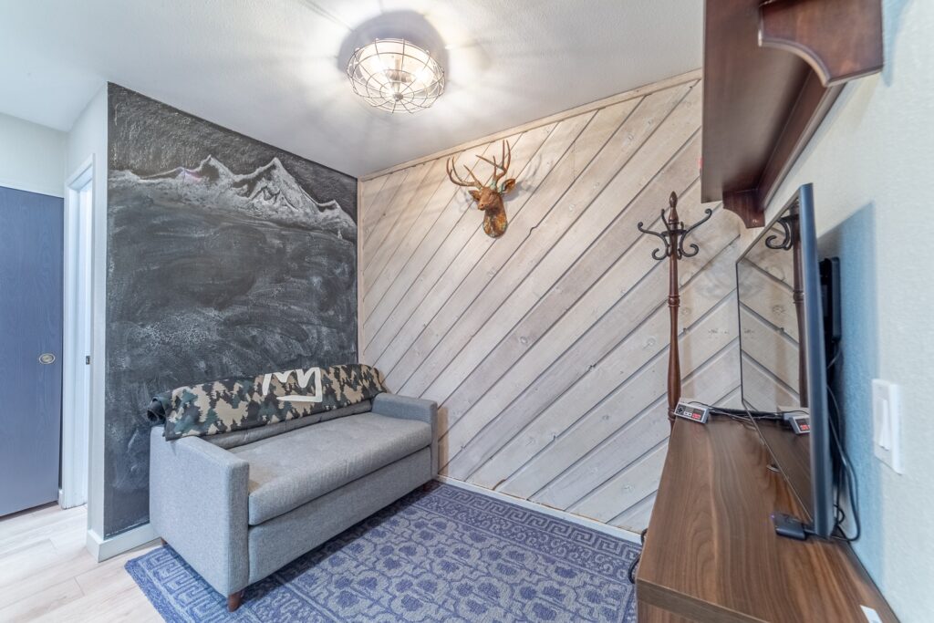 0ae12747-b8d5-43af-9980-412b254f7056