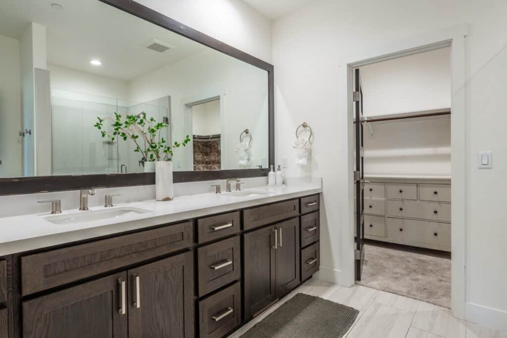 57cf93f2-1f43-4f84-ae8d-2e0c154a9cea