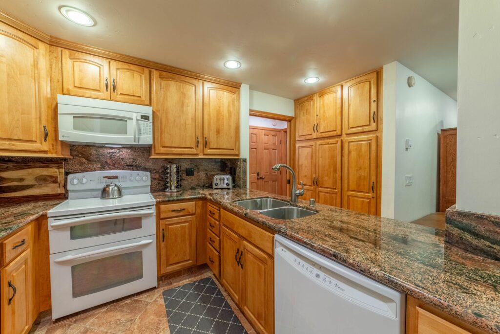 e4f1e315-bc34-4f9b-b8a4-f41633327bdd