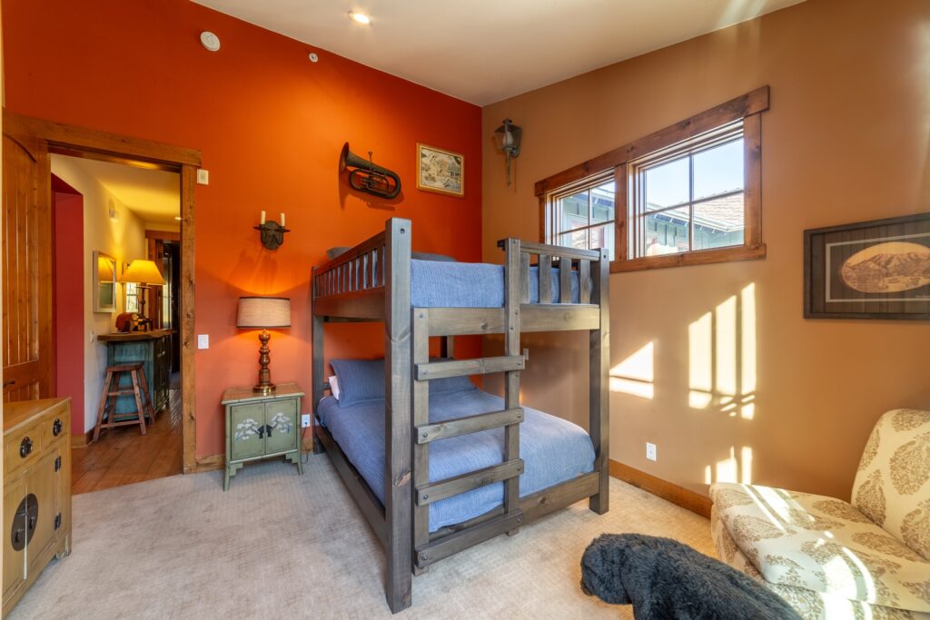 0c65f398-60d3-419d-844e-45b97a0c828c