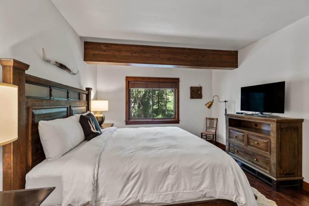 301d9046-13b0-4aa4-8af9-c8a16bcb3955