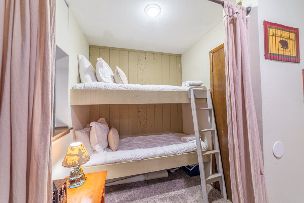 464694b6-3d98-4e6a-ae81-f816460d4539