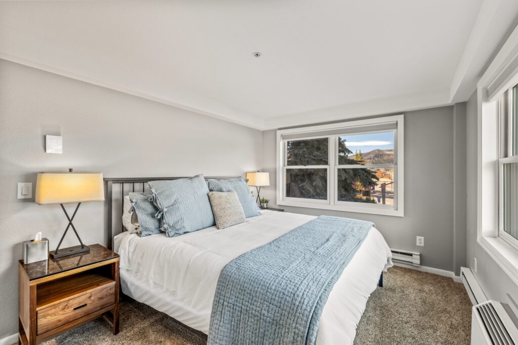 56e8e5ee-1a15-475d-b51a-95c45caf0d8b