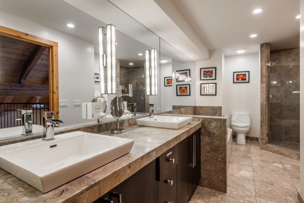 5d2fb8ec-d179-43d1-ba64-23082b951678