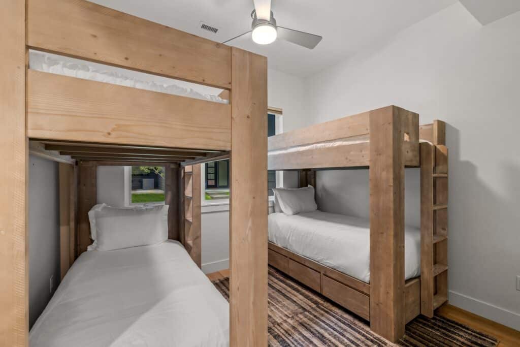 8ae56c25-f5e4-444e-a0e3-766a4ea65a4d