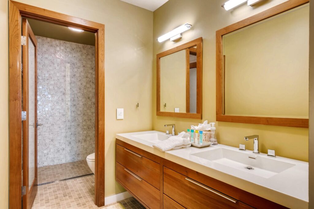 ace9e5b9-a3b2-4dc9-804e-20944bd1f47e