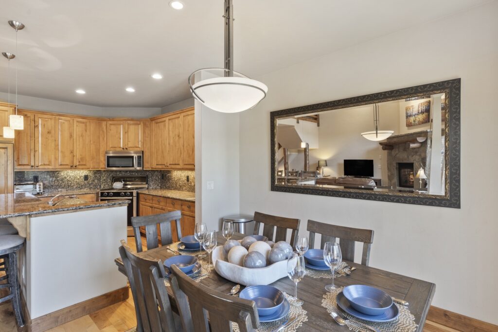 e5b9bc5d-f806-41ff-a1ba-4f2c948df54d