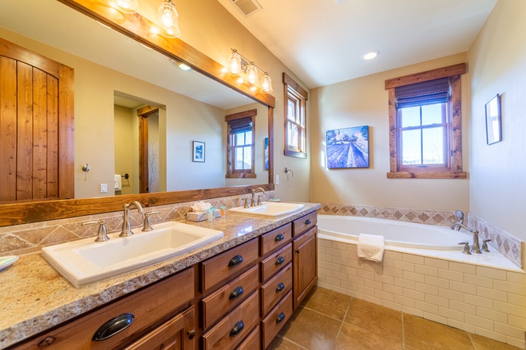 e9e11708-0c68-45e9-a7a2-6abfe99507b0