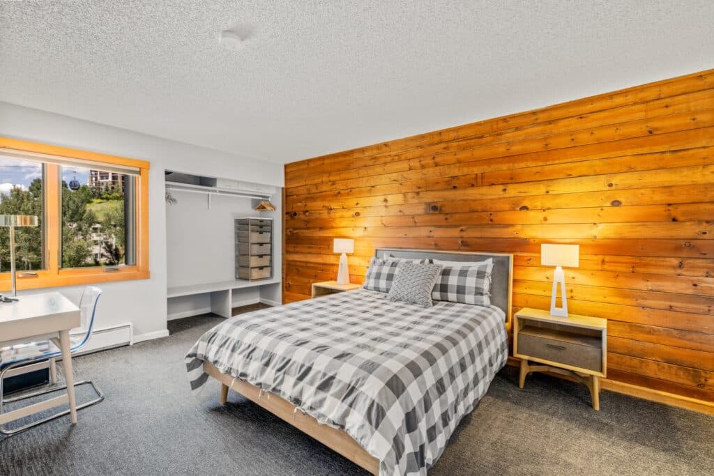 ff385d78-e9d2-40ec-ab15-51ff3856cd4d